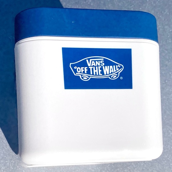 Vans Off the Wall Sk8-Hi Ice Cube Mold And Ice Storage Box - Picture 7 of 11